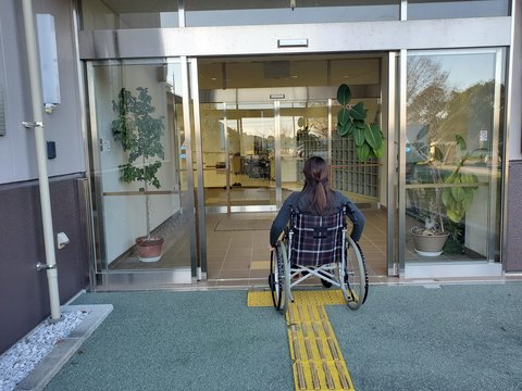 自動ドア