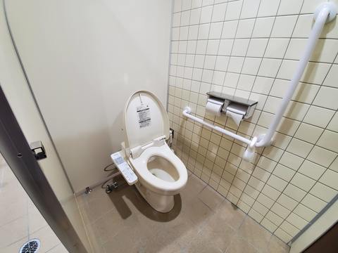 多目的トイレ　引き