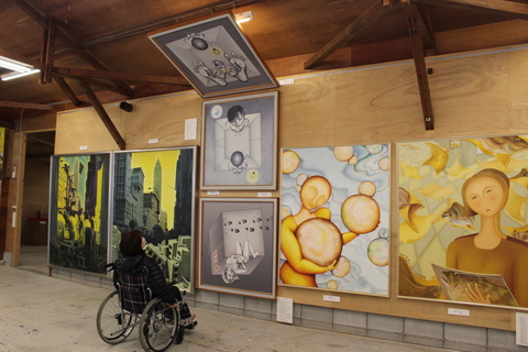 屋内展示
