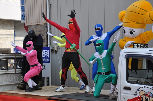 90　軽トラ市（ゴメンジャー）