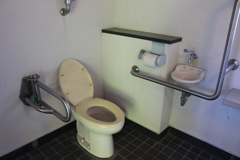 多目的トイレ　ズーム