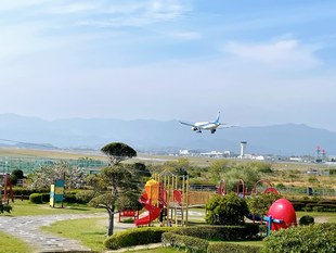 飛行機と公園
