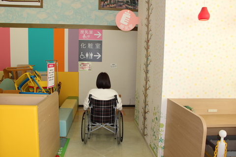 食品館中トイレ