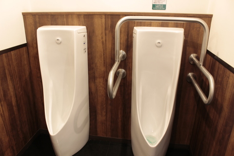 男子トイレ小便器