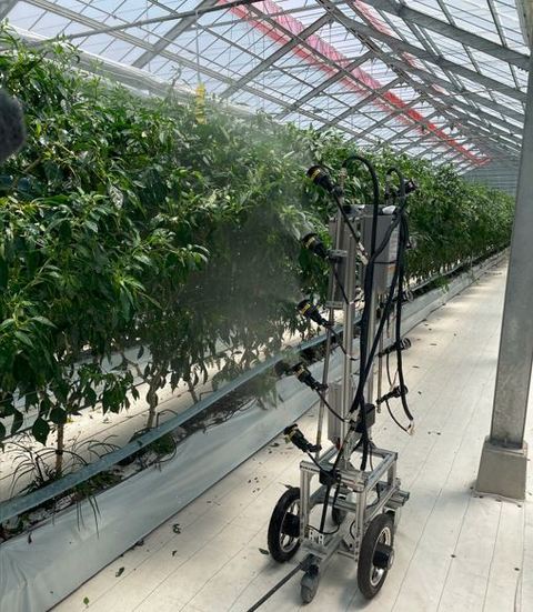 自動農薬散布ロボット
