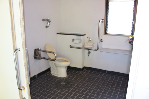 多目的トイレ　引き