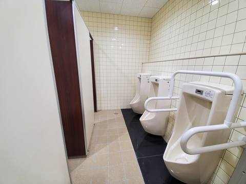 男性用トイレ